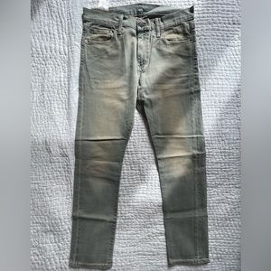 New Levi’s 510 Skinny Jeans, size 32 x 30, grey/sand color.
